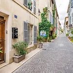 Au P\'tit Canaille, plein centre avec parking privé